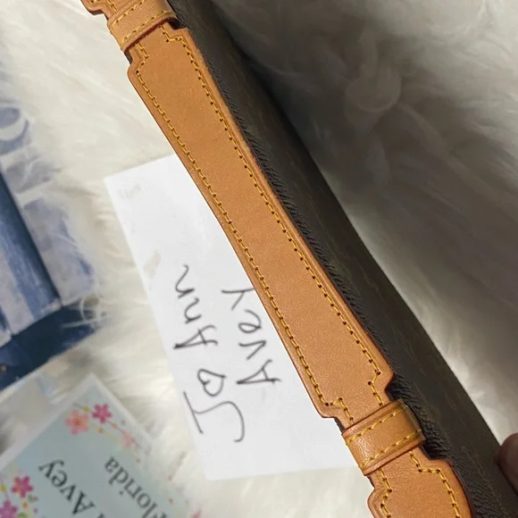 🤩TRAVEL ORGANIZER MONGRAM WALLET🤩 - Picture 5 of 16